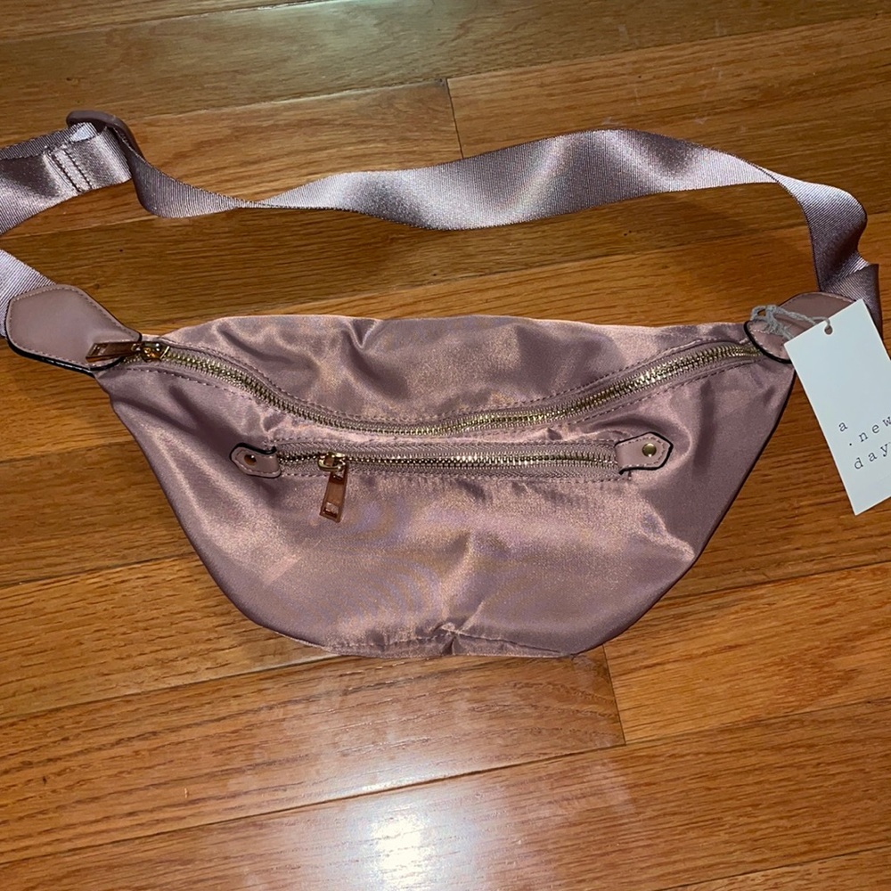 Mauve /rose colored waist bag
